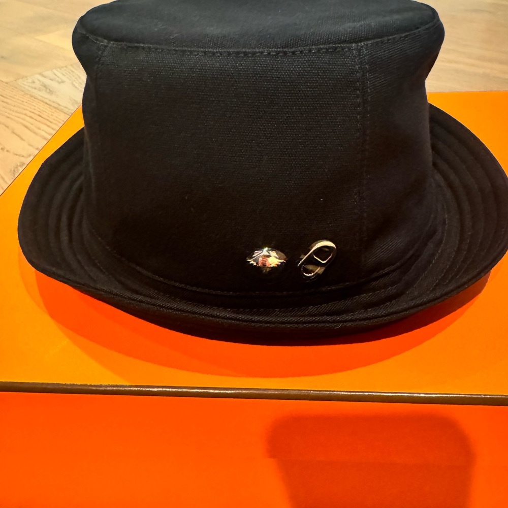 Hat - Picture 2 of 4
